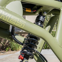 Load image into Gallery viewer, Cougar PRO Vintage Electric Ebike 750W with 60V 20AH 80 Miles Range Hydraulic Disc Brake Full Suspension