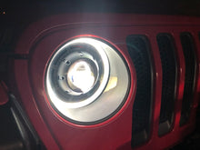 Load image into Gallery viewer, Oracle Oculus Bi-LED Projector Headlights for Jeep JL/Gladiator JT - Matte Blk - 5500K SEE WARRANTY