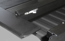 Load image into Gallery viewer, Roll-N-Lock 17-18 Ford F-250/F-350 Super Duty LB 96-1/2in M-Series Retractable Tonneau Cover